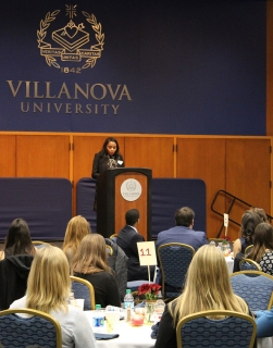 Sheena M. White, '06 ME gives keynote speech at the annual SWE dinner