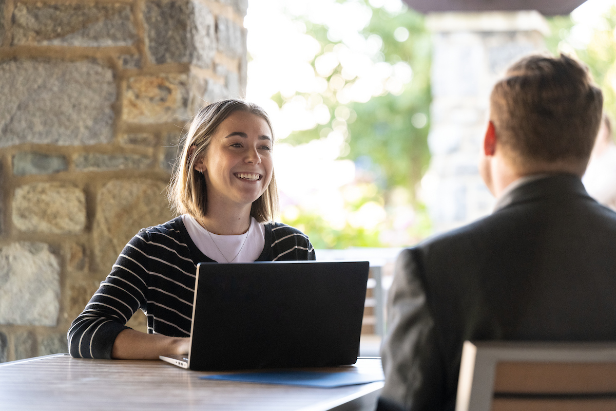 What's the Difference Between an HR Generalist and an HR Specialist?