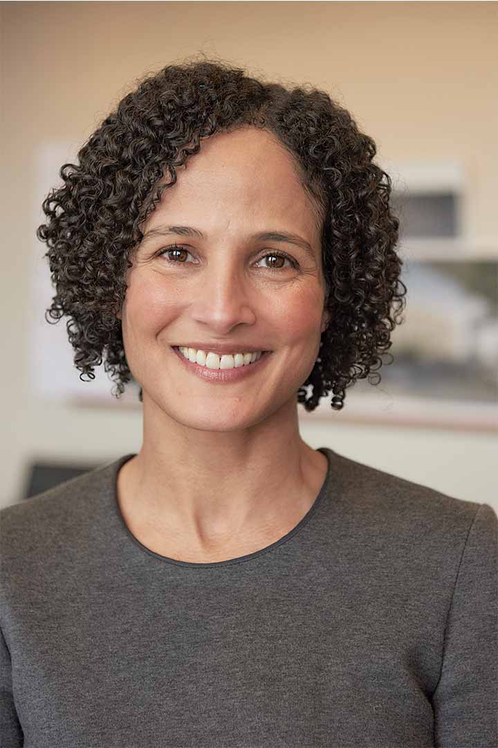 1993 alumna Nnenna Lynch ’93 CLAS photo headshot