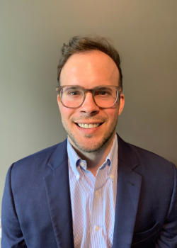 Ryan Siedlecki ’14 CLAS is the recipient of the VUAA 2025 Young Alumni Medal Ryan Siedlecki ’14 CLAS is the recipient of the VUAA 2025 Young Alumni Medal