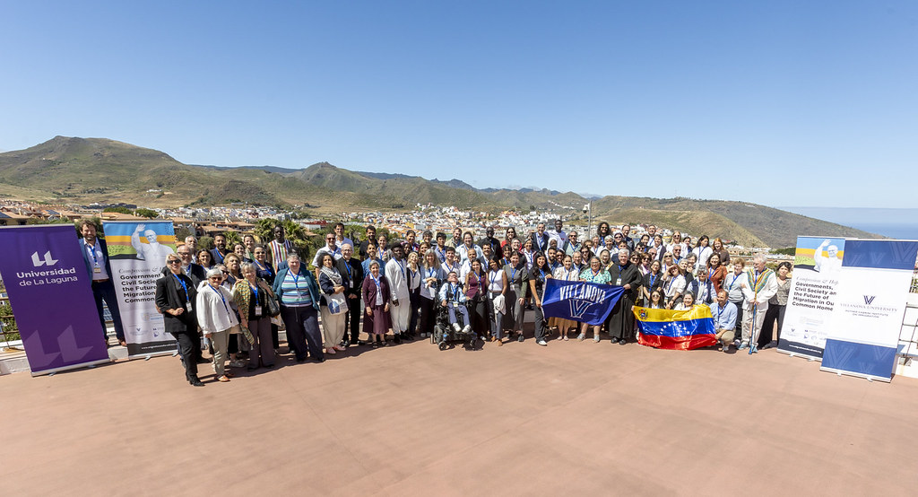 group photo from Canary Islands Symposium