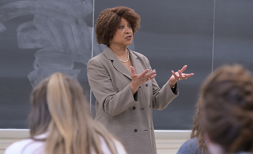 CLAS alum gives a lecture as part of her Alumni in Residence Day.